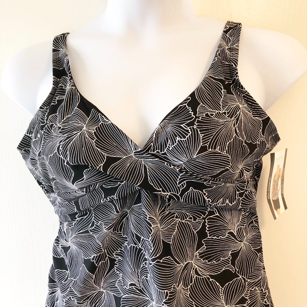 NWT Christina Black and White Tankini Size: 16